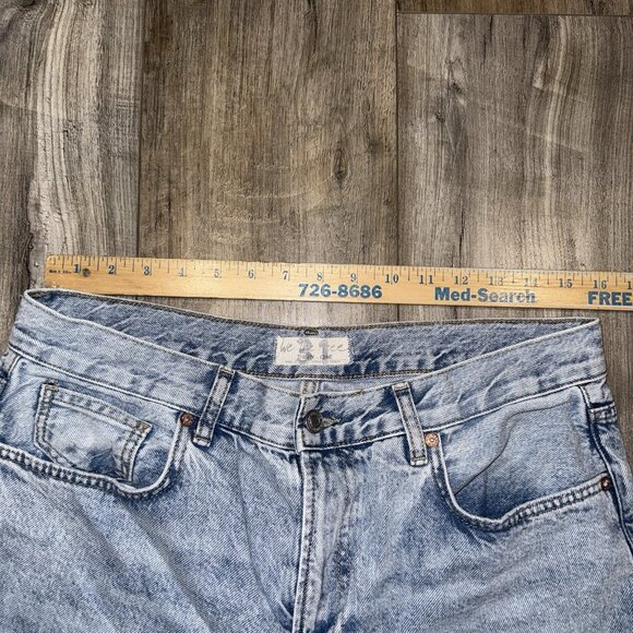 We The Free Jeans Women’s 31 Relaxed Light Wash Distressed - Picture 4 of 7